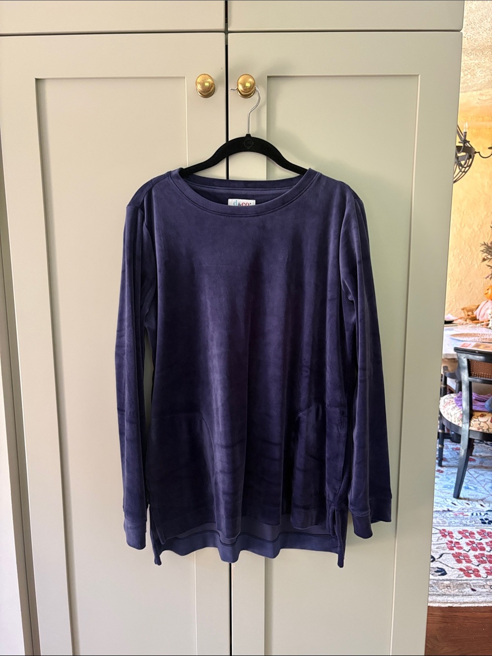 Denim & Co. Regular Printed Velour Pullover with Hi-Low Hem Navy sz M